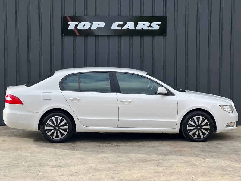 Skoda Superb, снимка 9 - Автомобили и джипове - 47424126