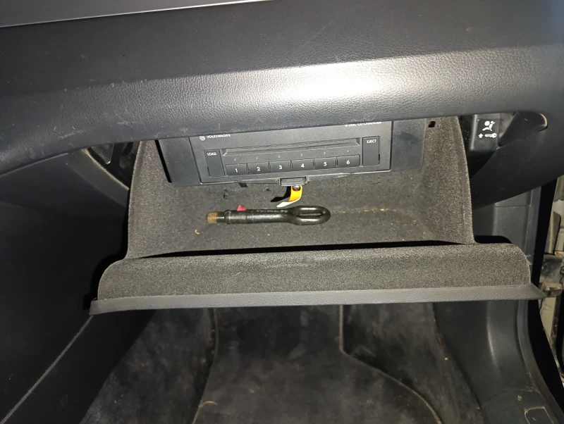 VW Passat 3.2 DSG 4x4 , снимка 14 - Автомобили и джипове - 50198955