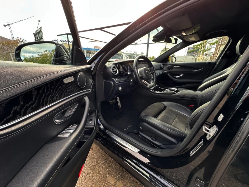 Mercedes-Benz E 220 AMG-LINE-4MATIC-DIGITAL* 9G, снимка 11 - Автомобили и джипове - 51945132