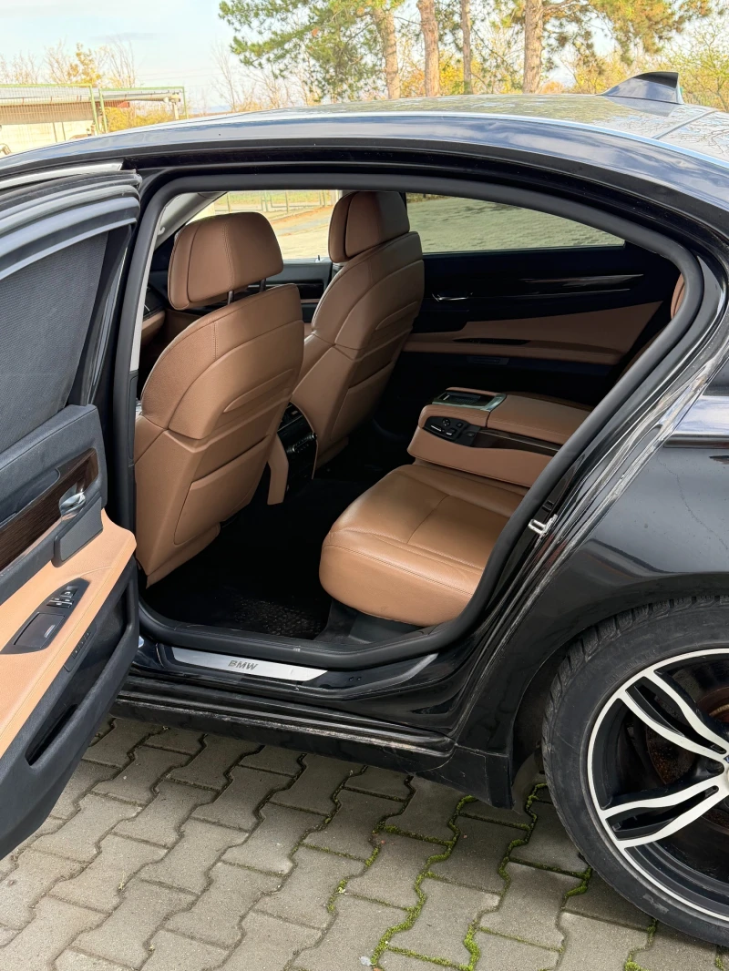 BMW 750 Li XDrive, снимка 15 - Автомобили и джипове - 52489447