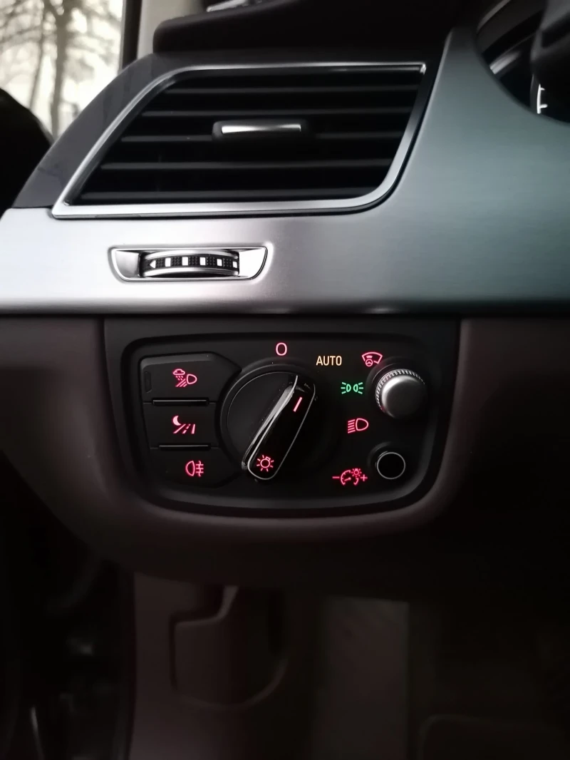 Audi A8 4.2TDI/DesignSelection/HeadUp/NightVision, снимка 15 - Автомобили и джипове - 53100585