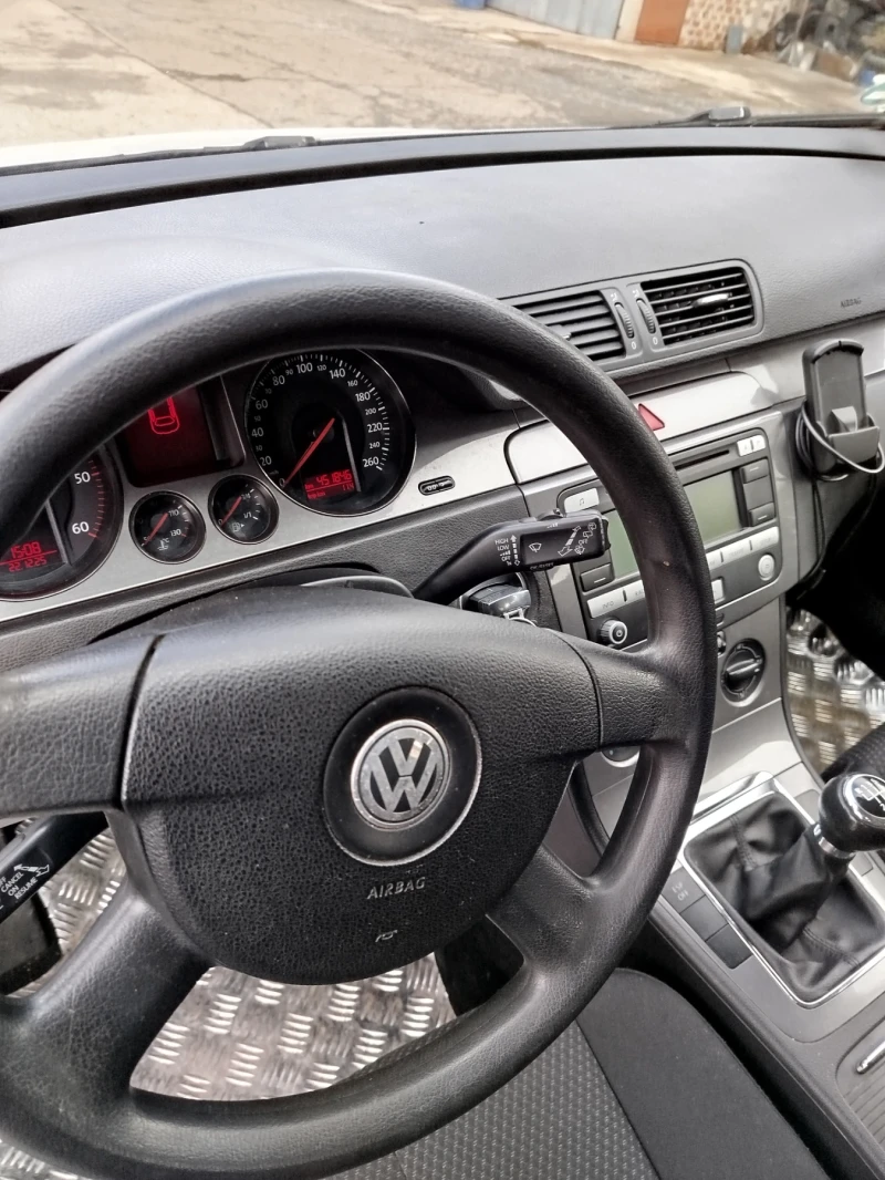 VW Passat 2.0 TDI COMMON RAIL, снимка 6 - Автомобили и джипове - 53154975