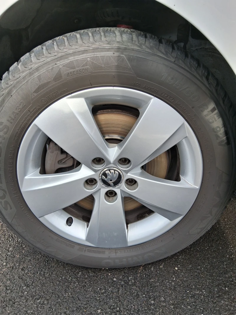 Skoda Fabia 1.2TSI 4 цилиндара , снимка 10 - Автомобили и джипове - 53294129