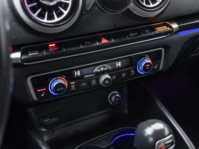 Audi A3 STAGE 1 TUNED* 2.0 TFSI* АвтоКредит(ЦЕНА ДО БГ), снимка 13 - Автомобили и джипове - 53516314