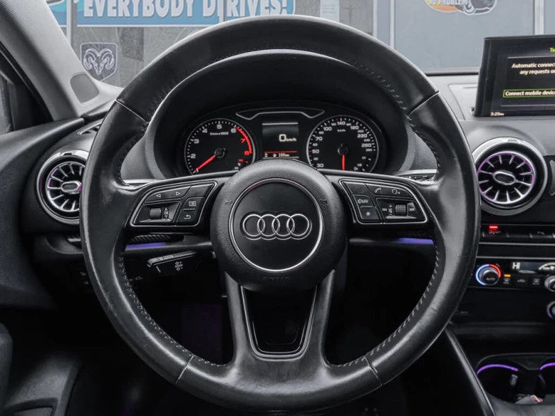 Audi A3 STAGE 1 TUNED* 2.0 TFSI* АвтоКредит(ЦЕНА ДО БГ), снимка 8 - Автомобили и джипове - 53516314