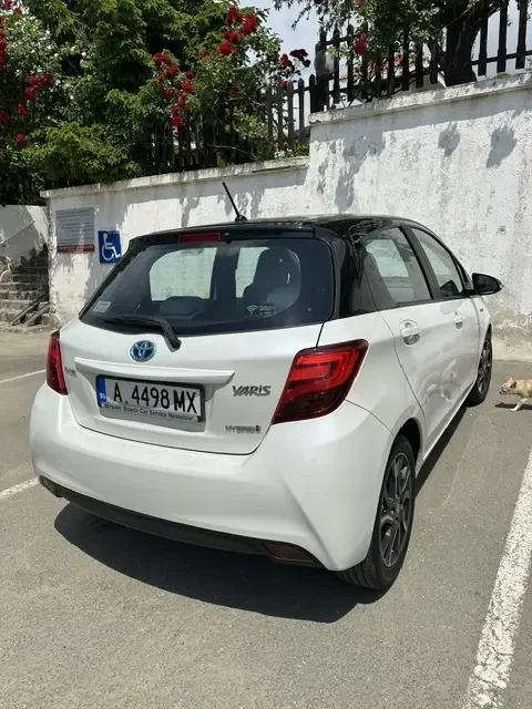 Toyota Yaris 1.5, снимка 3 - Автомобили и джипове - 54893247