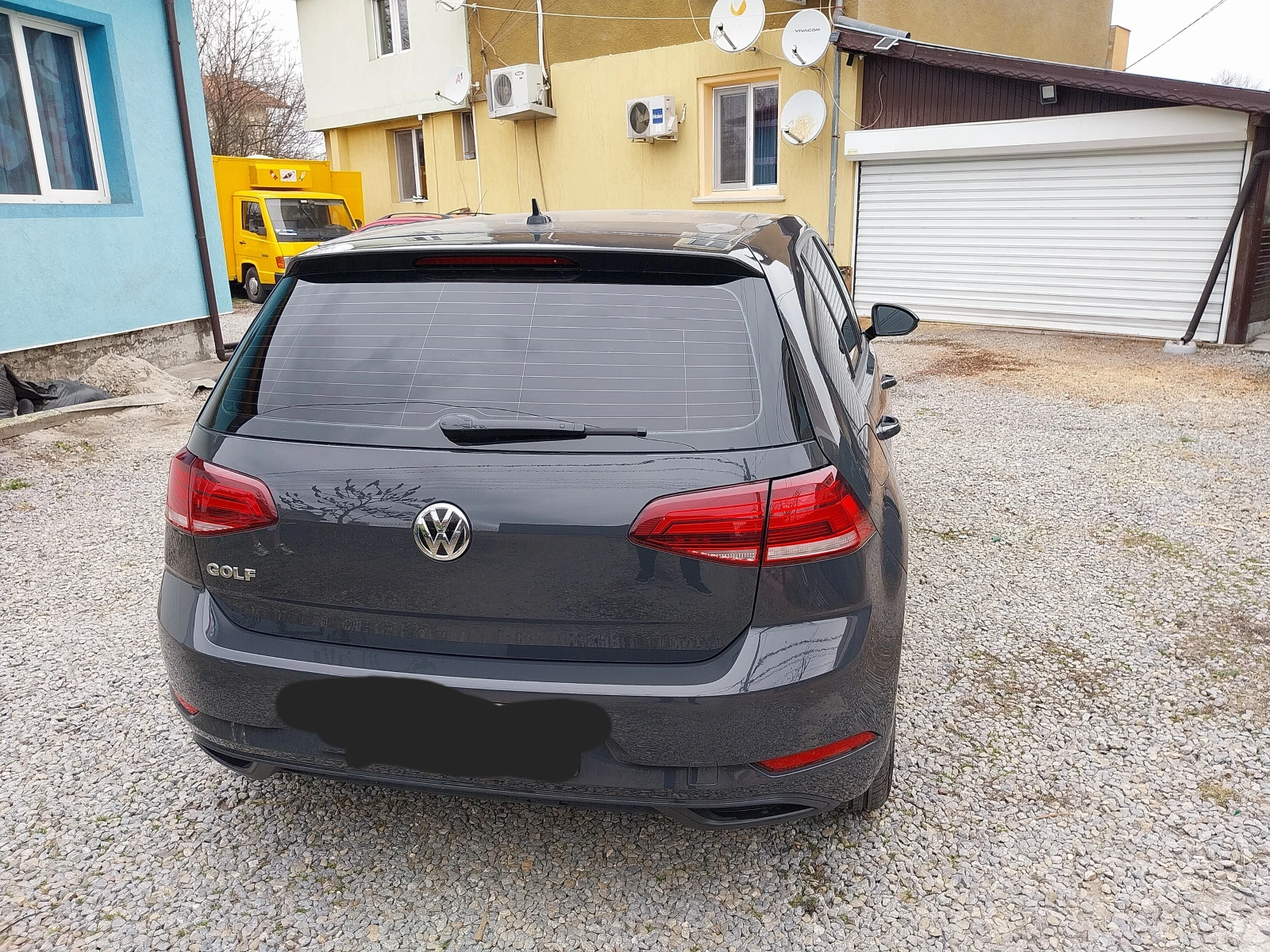 VW Golf 1.0 клима  чисто нов  - изображение 3