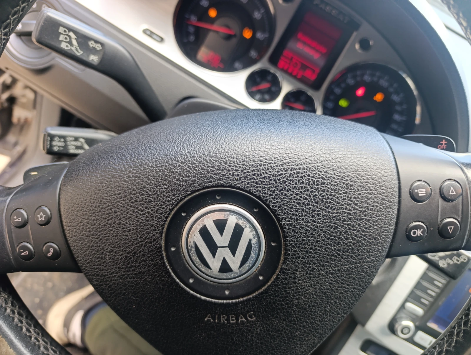 VW Passat 3.2 DSG 4x4 , снимка 12 - Автомобили и джипове - 53537918