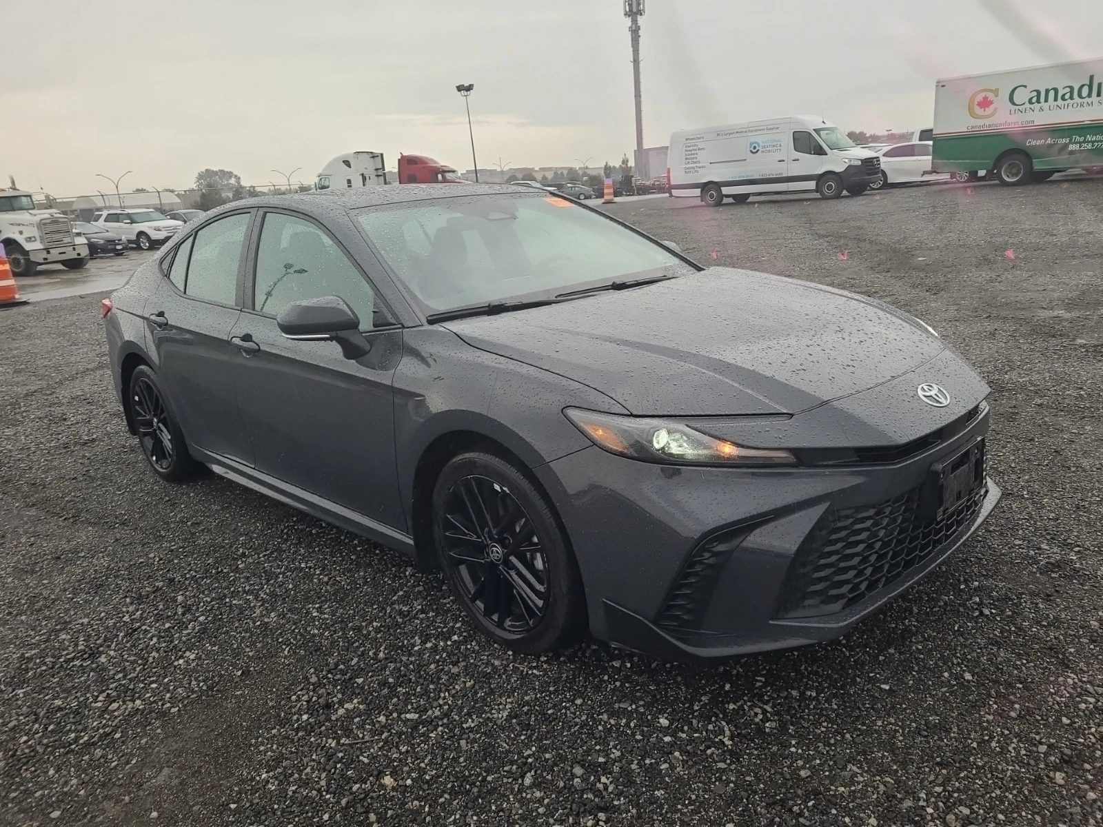 Toyota Camry SE UPGRADE 4X4  * * CARFAX * * АВТО КРЕДИТ * *  - изображение 2