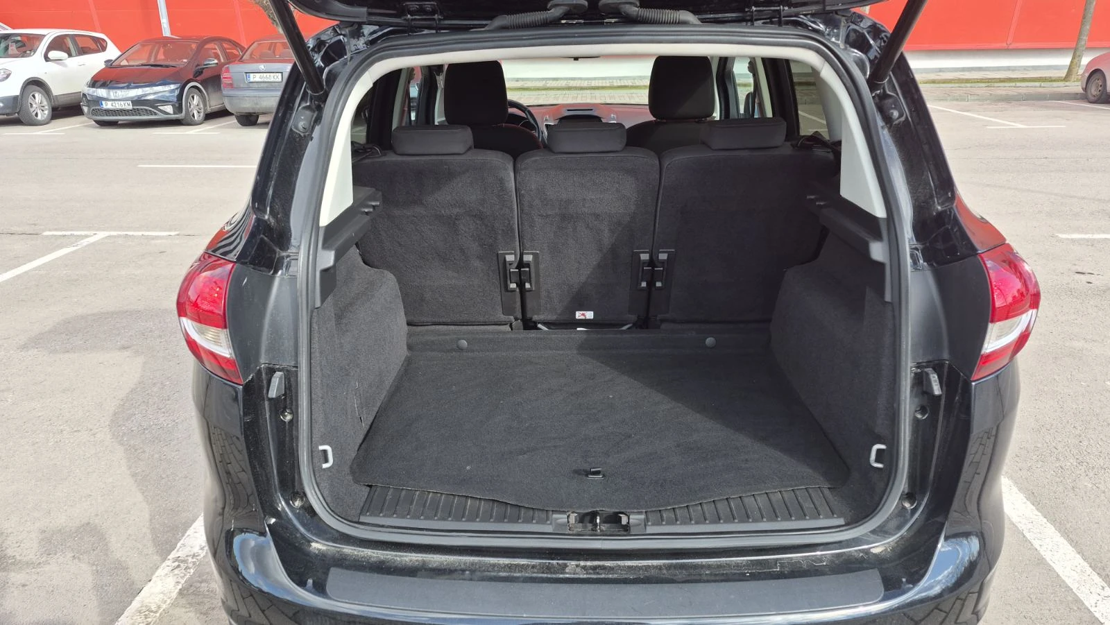 Ford C-max 1.6 Бензин-Газ, снимка 15 - Автомобили и джипове - 53722299