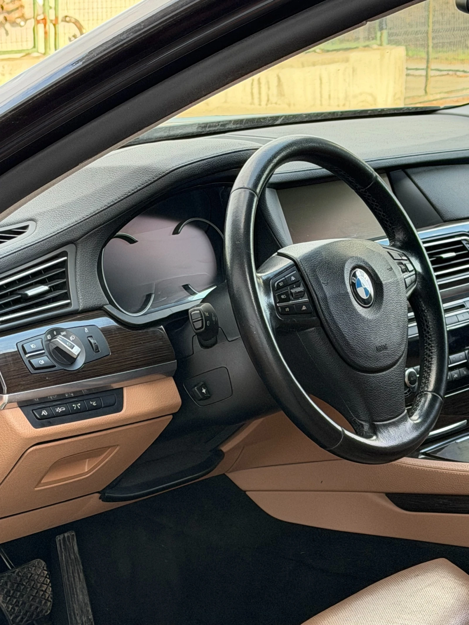 BMW 750 Li XDrive - изображение 10