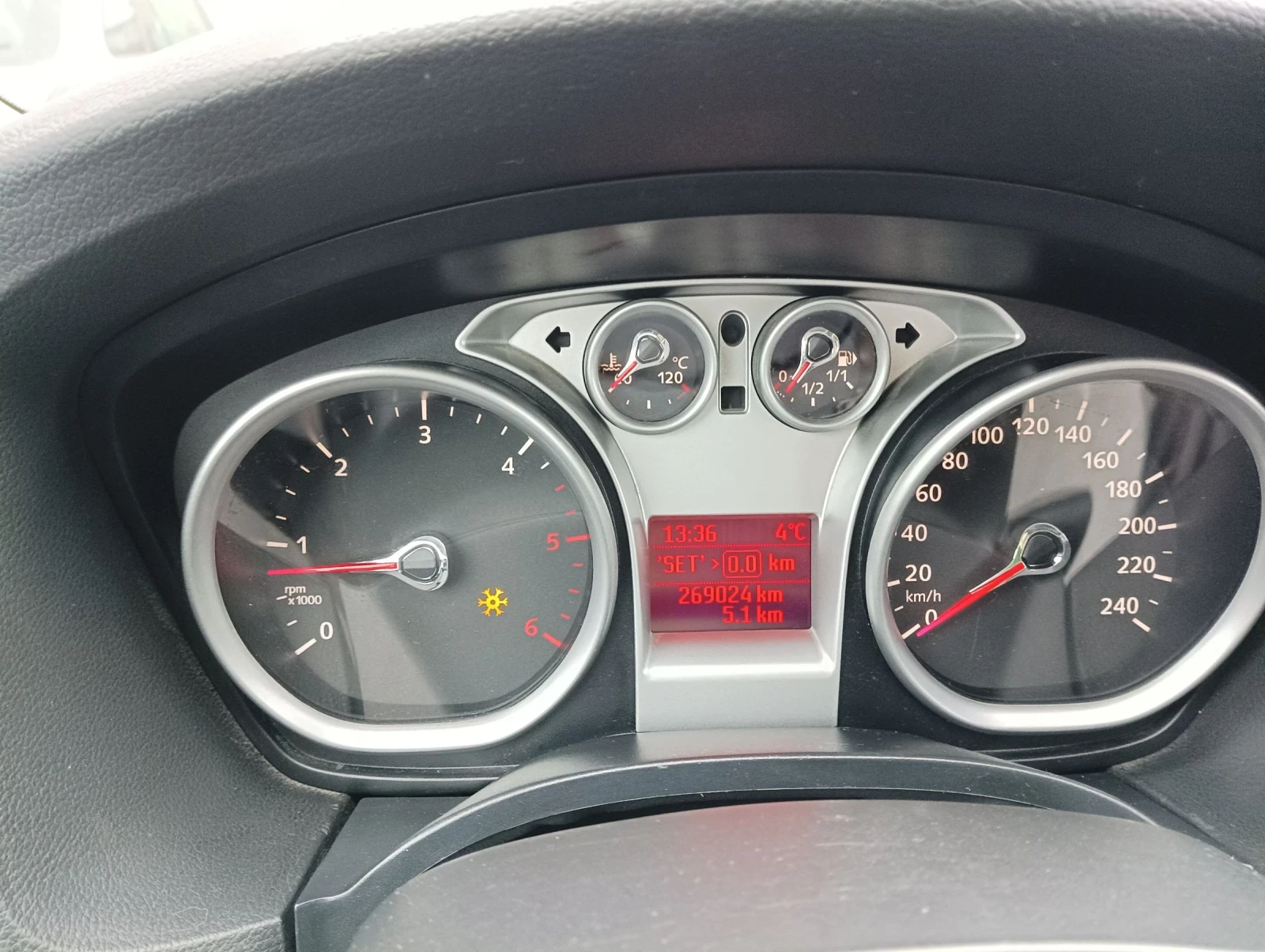 Ford Focus 1.6 HDI 90PS ECOSPORT  | Mobile.bg � ����������� 10