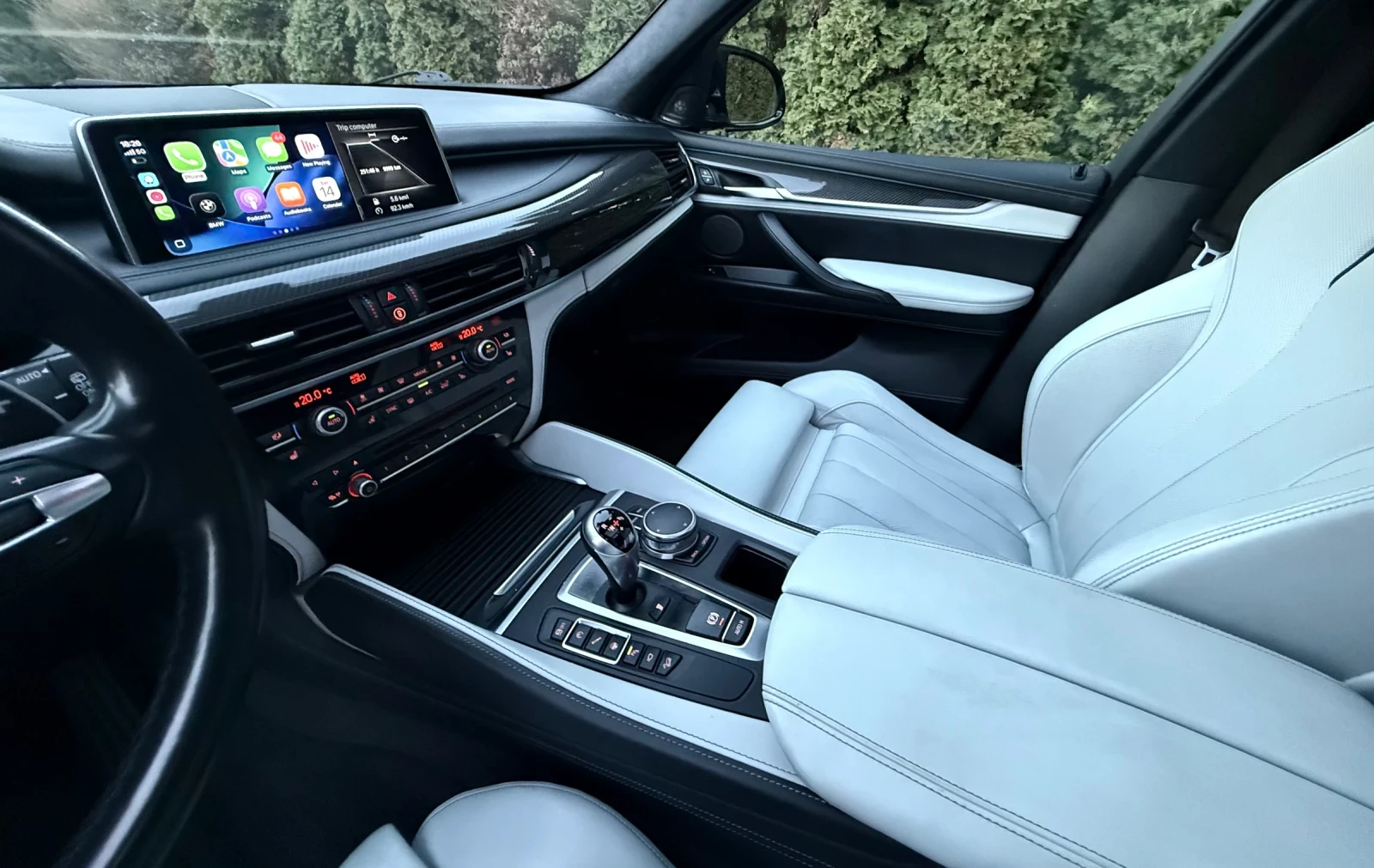 BMW X5M COMPETITION/CARBON/CARPLAY/ALCANTARA, снимка 10 - Автомобили и джипове - 53840250