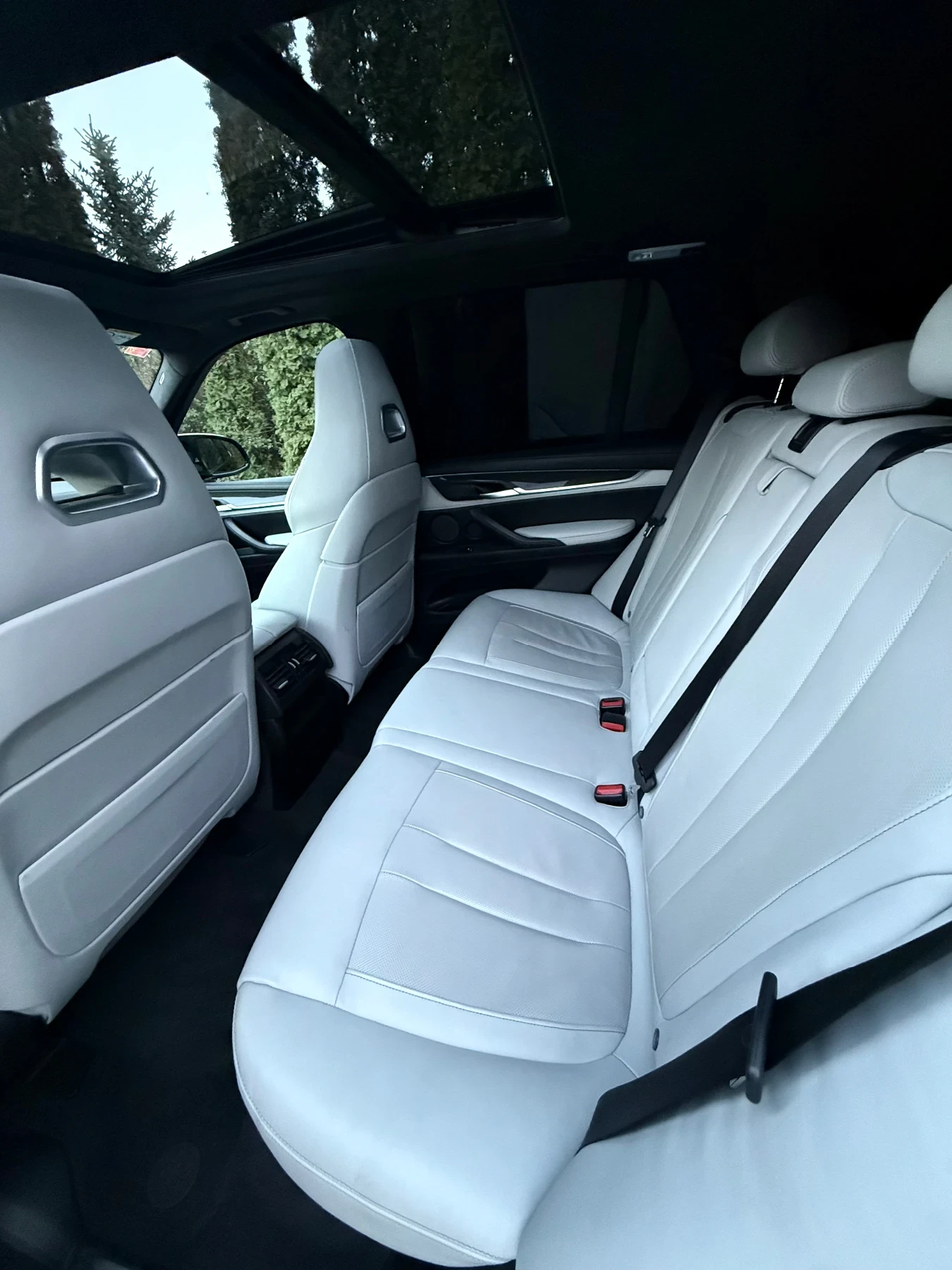 BMW X5M COMPETITION/CARBON/CARPLAY/ALCANTARA, снимка 12 - Автомобили и джипове - 53840250