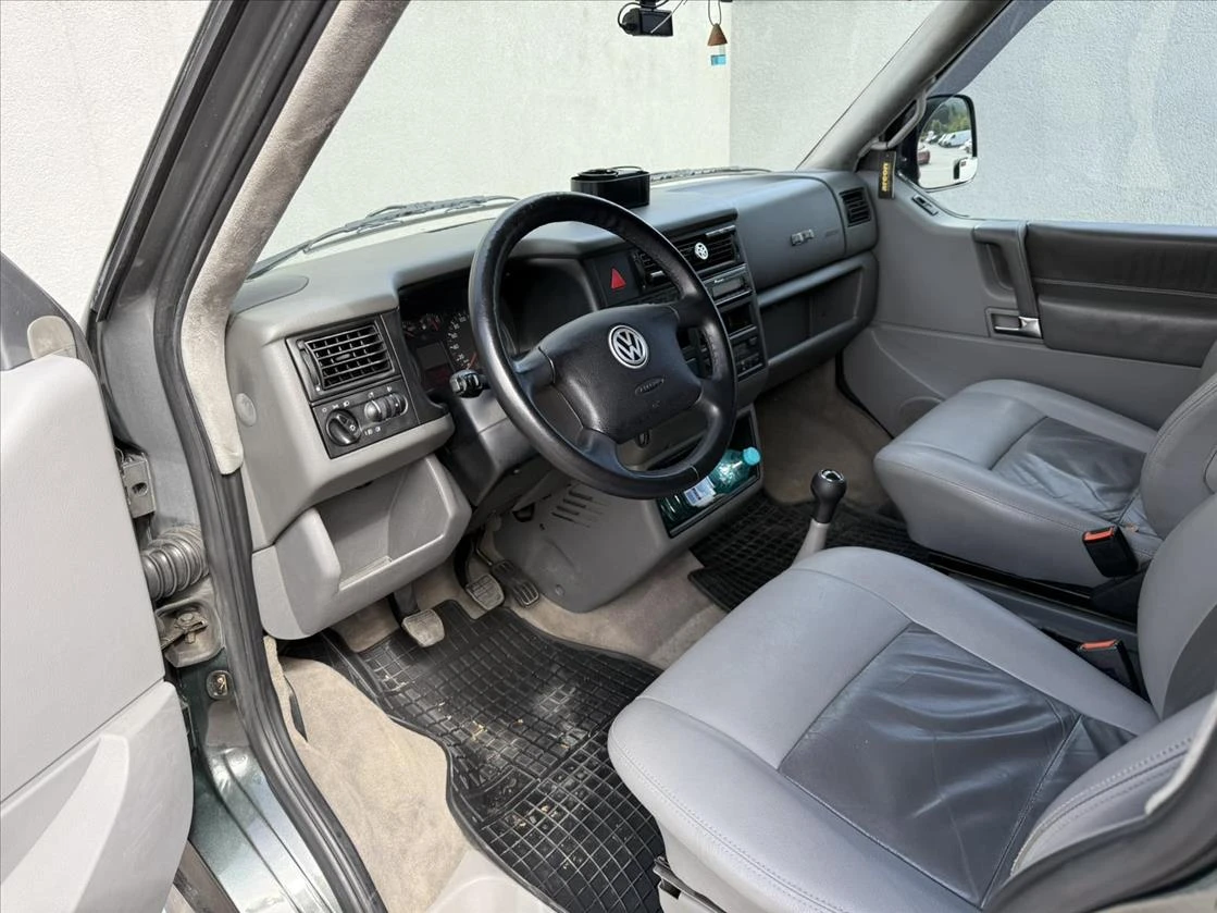 VW Multivan 2.5 TDI, снимка 10 - Автомобили и джипове - 53857965