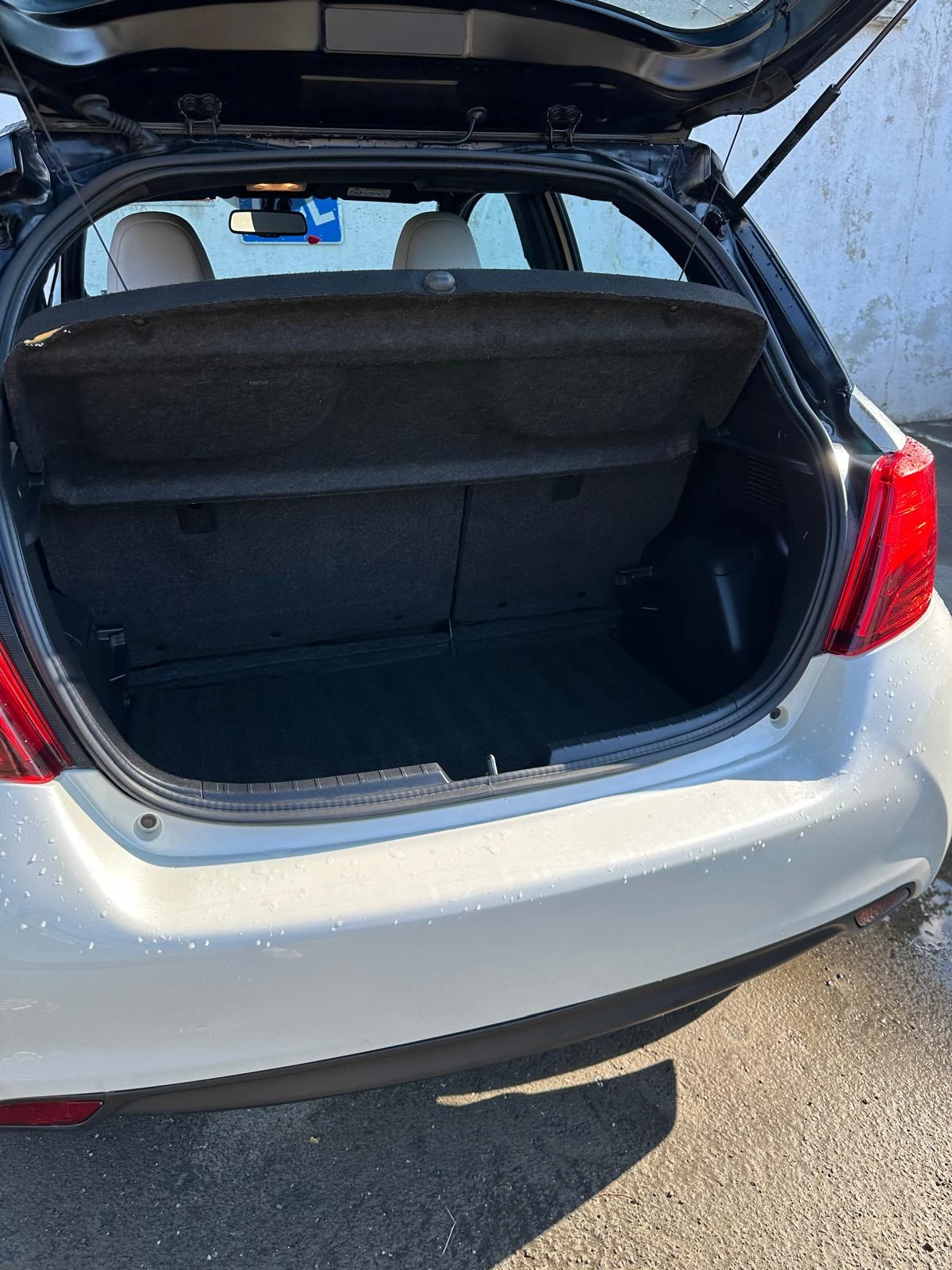 Toyota Yaris 1.5, снимка 7 - Автомобили и джипове - 54893247