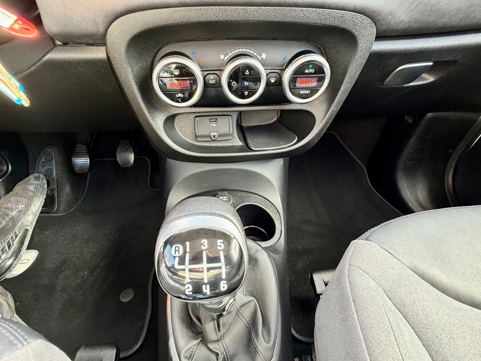 Fiat 500L 1.4Turbo навигация панорама TOP, снимка 11 - Автомобили и джипове - 55071637