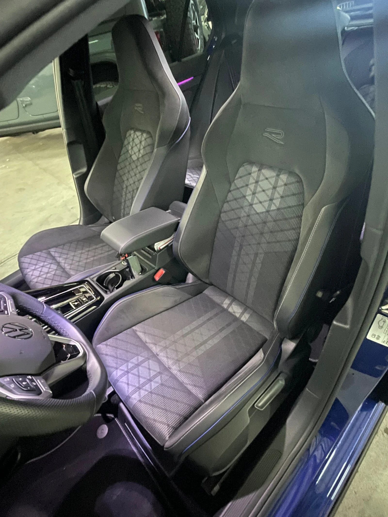 VW Golf 1.5 eTSI hibrid/360/Rline plus/Matrix/3DLed/FULL!!, снимка 11 - Автомобили и джипове - 55288028