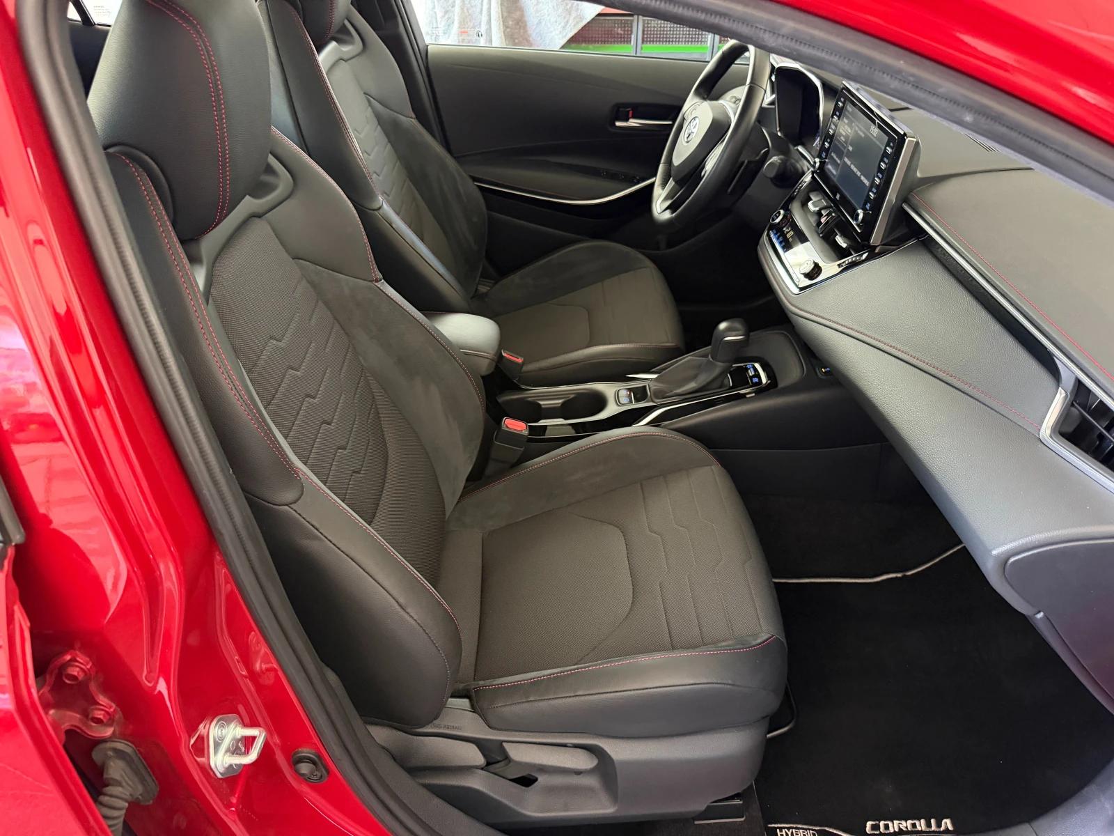 Toyota Corolla 2.0 Hybrid* � ����� �������� ������� � TOYOTA  | Mobile.bg � ����������� 15