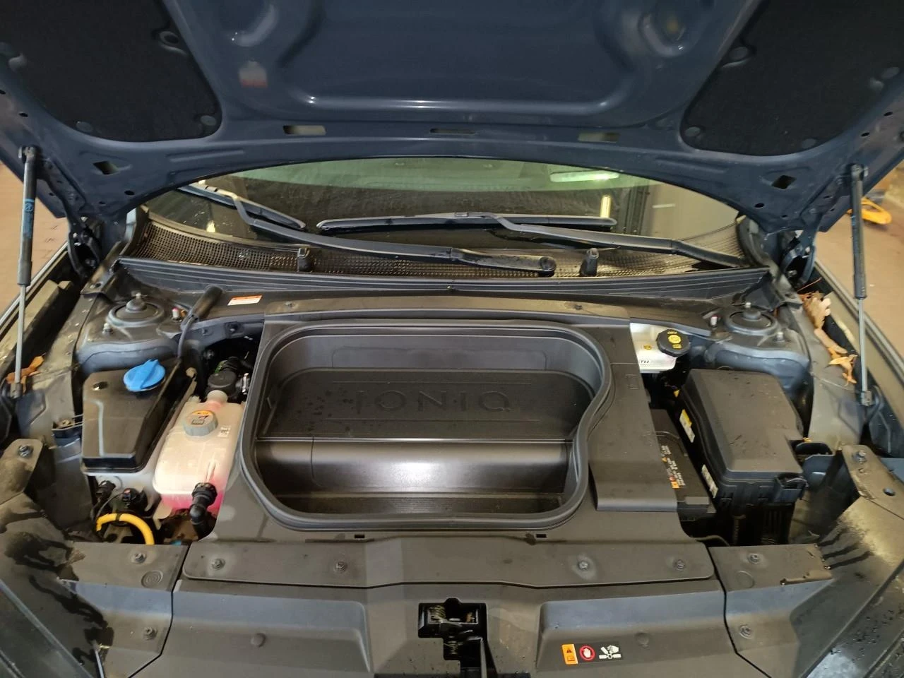 Hyundai Ioniq 6 Uniq, снимка 15 - Автомобили и джипове - 55898238