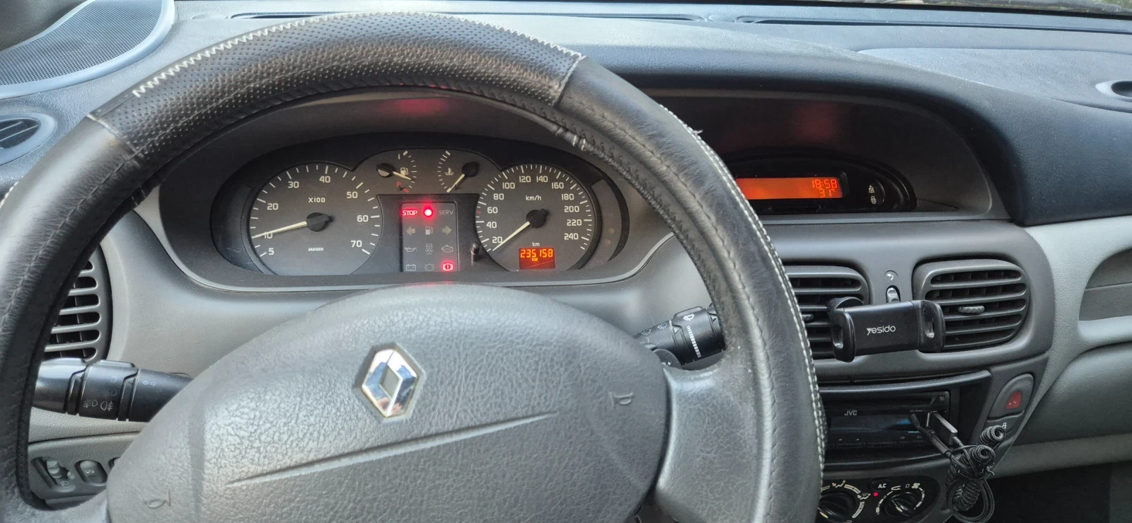 Renault Scenic, снимка 9 - Автомобили и джипове - 56274096