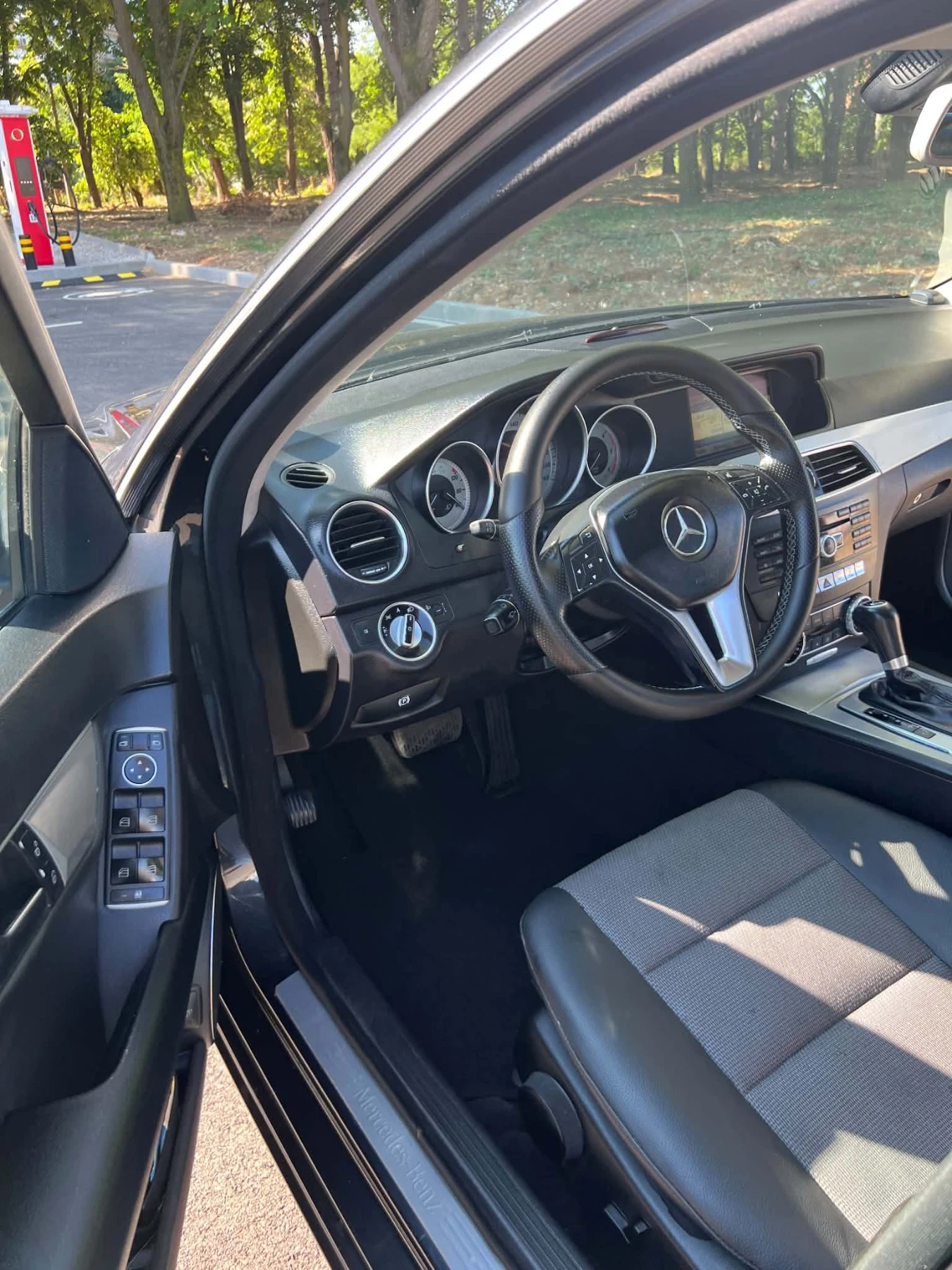 Mercedes-Benz C 220 AVANGARDE , снимка 6 - Автомобили и джипове - 56299018