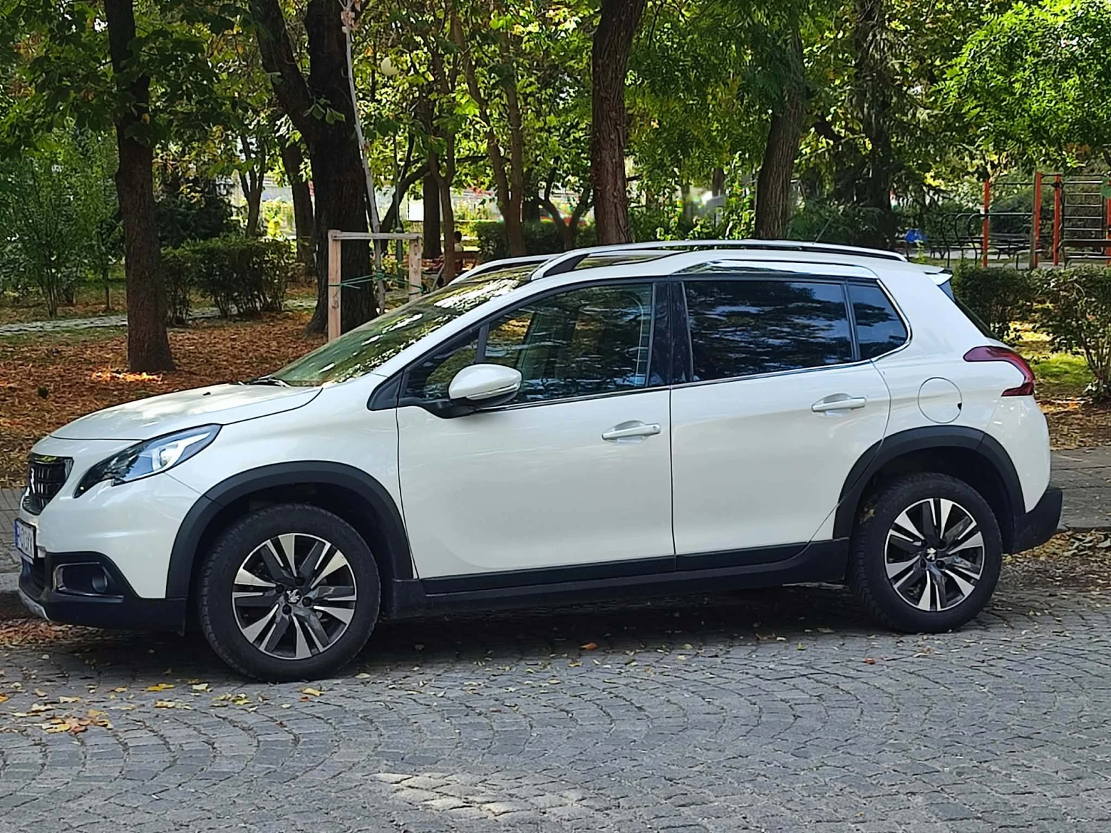 Peugeot 2008 ALLURE , снимка 3 - Автомобили и джипове - 56582325