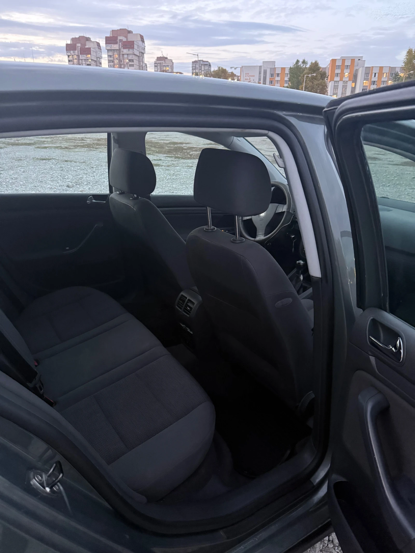 VW Golf 1.6 FSI, 116 k.c., снимка 10 - Автомобили и джипове - 56743413