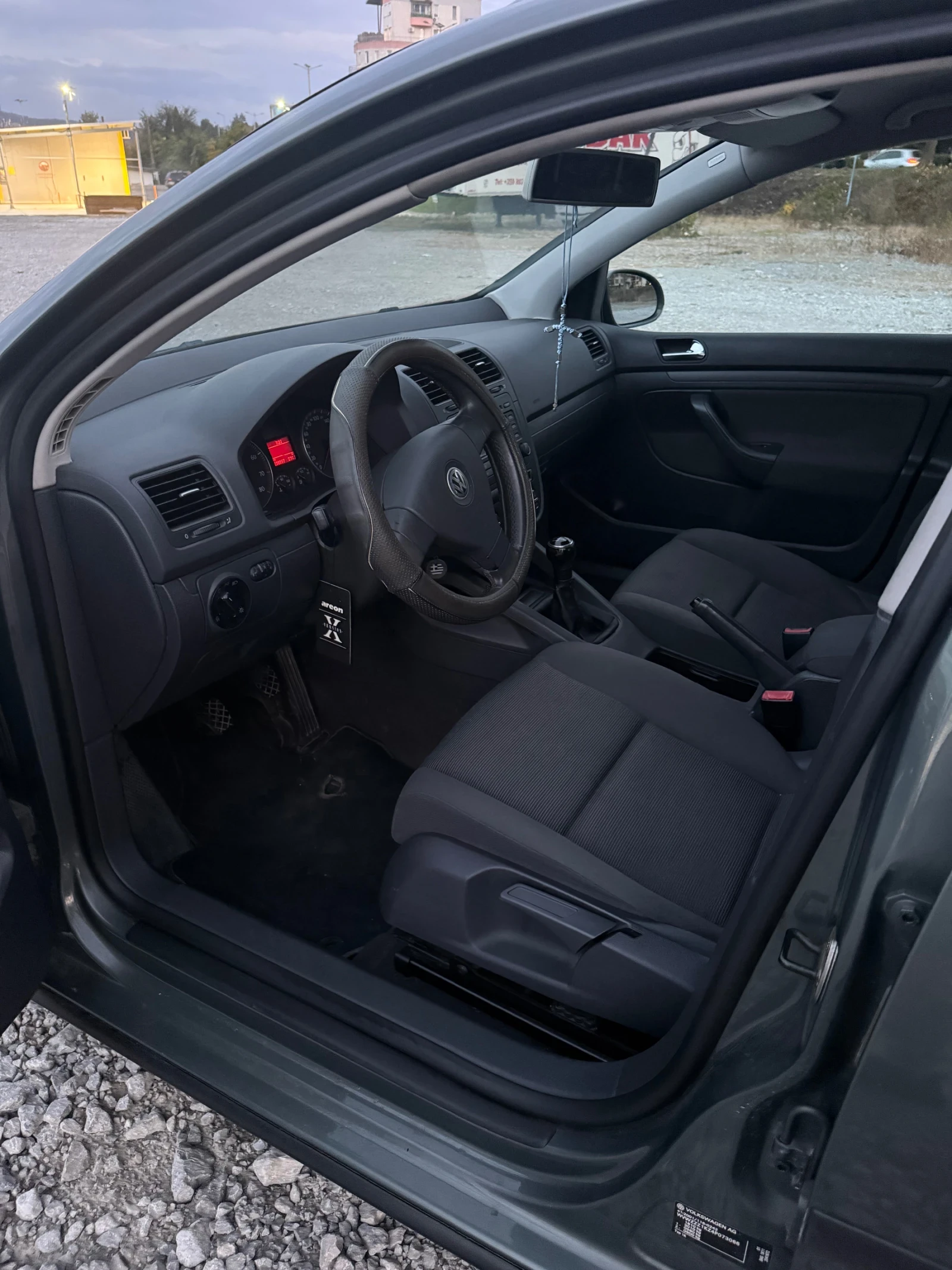VW Golf 1.6 FSI, 116 k.c., снимка 13 - Автомобили и джипове - 56743413