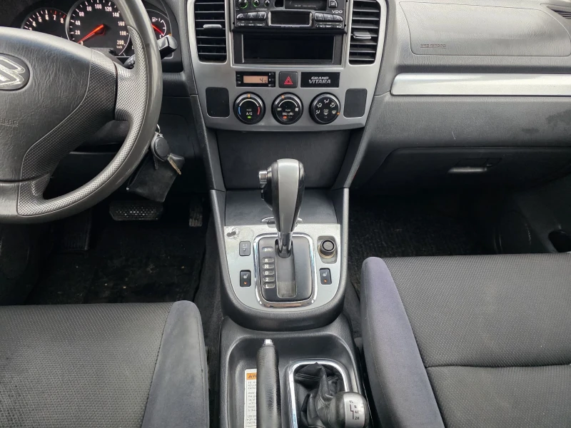 Suzuki Grand vitara 2.0i AUTOMATIC 4X4, снимка 12 - Автомобили и джипове - 52586358