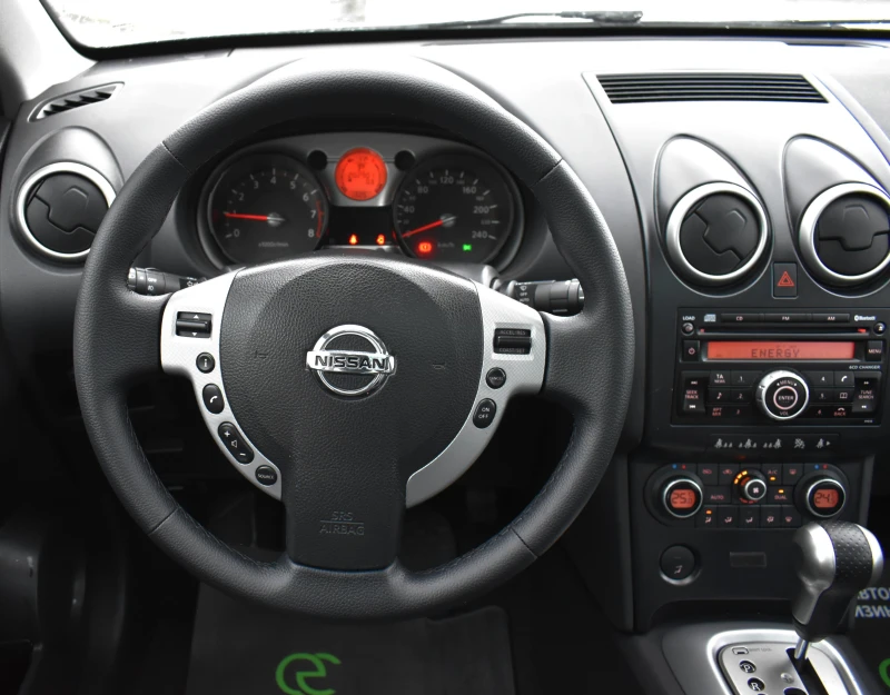 Nissan Qashqai 2.0i* 4x4* AUTOMAT* Сервизна книжка, снимка 13 - Автомобили и джипове - 53272062