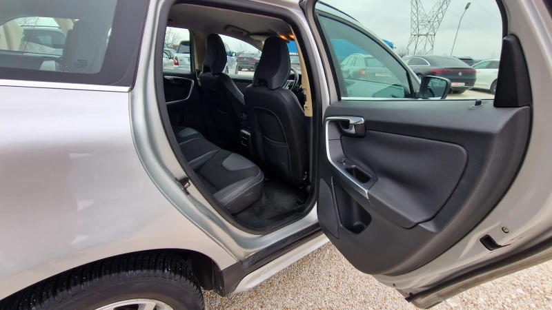 Volvo XC60 2.4/215К.С/200X.KM/РЕАЛНИ/ПЕРФЕКТЕН, снимка 13 - Автомобили и джипове - 53371724