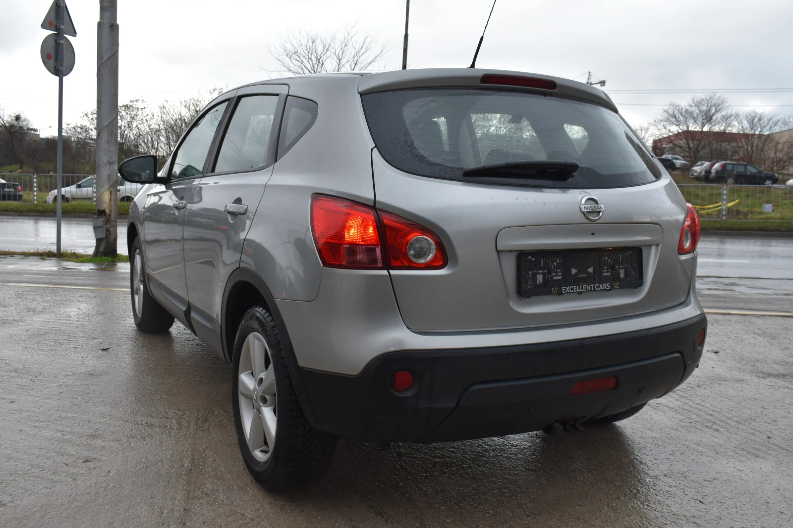 Nissan Qashqai 2.0i* 4x4* AUTOMAT* Сервизна книжка - изображение 3