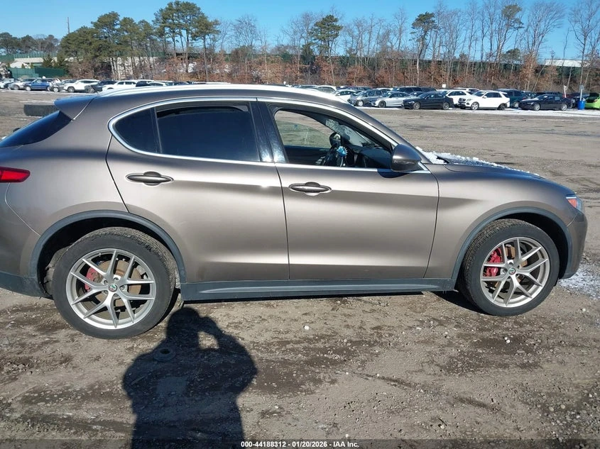 Alfa Romeo Stelvio 2l Ti Awd, снимка 13 - Автомобили и джипове - 53979511