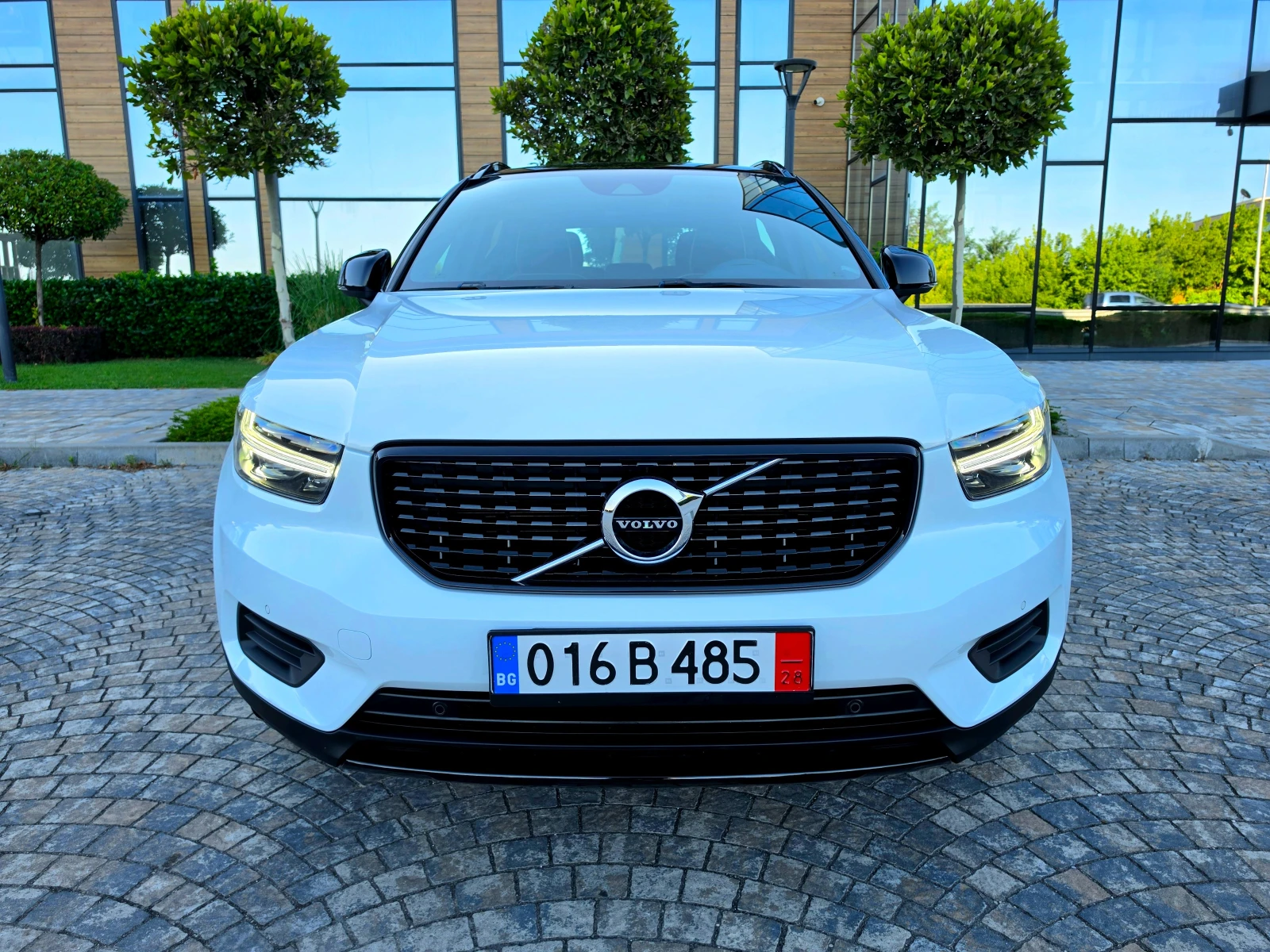 Volvo XC40 B4* AWD* R-DESIGN* LED*  | Mobile.bg � ����������� 2