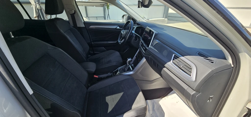 VW T-Roc TSI DSG, снимка 3 - Автомобили и джипове - 55609164