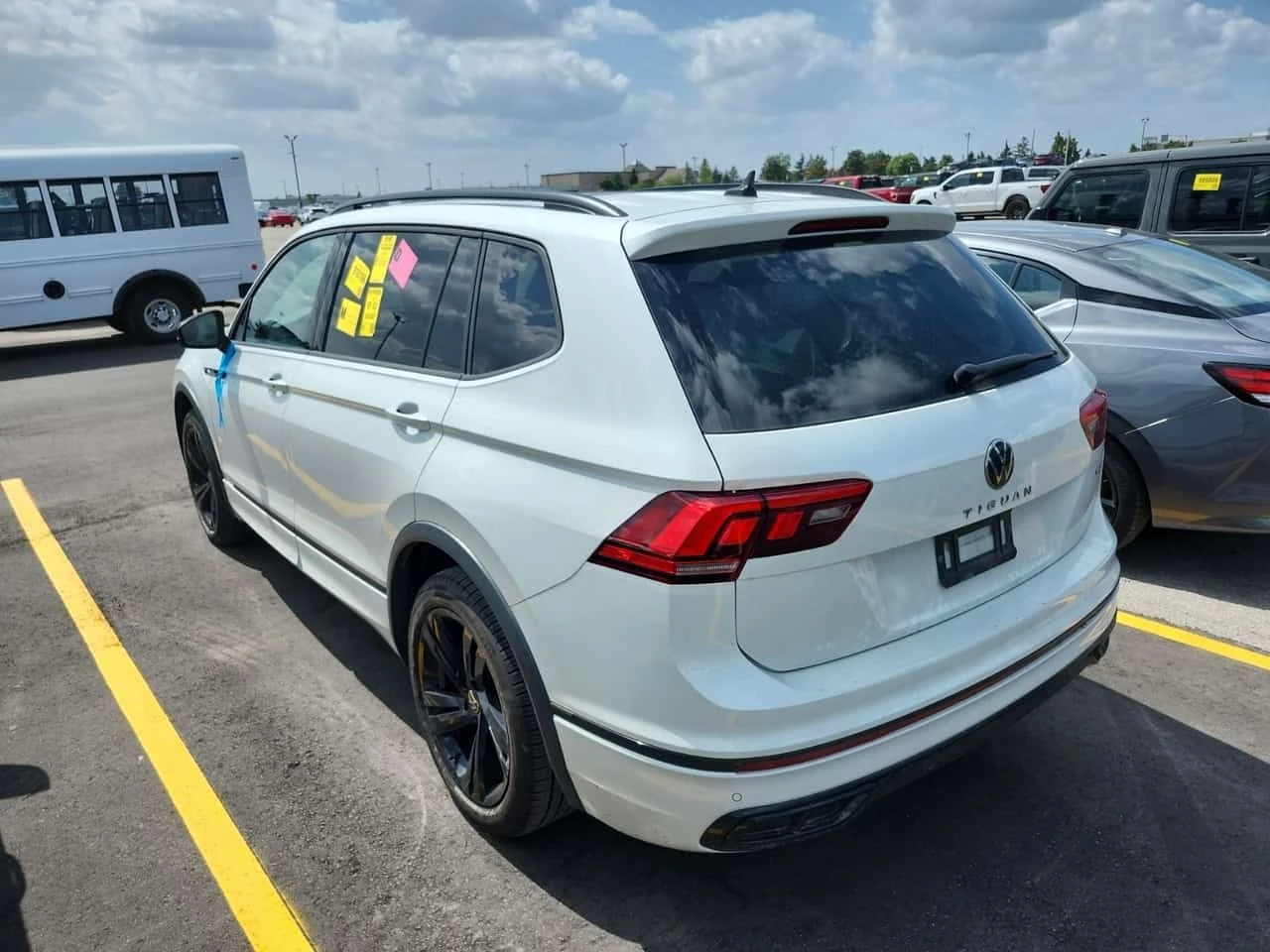VW Tiguan COMFORTLINE R LINE BLACK EDITION/CARFAX/, снимка 4 - Автомобили и джипове - 55748722