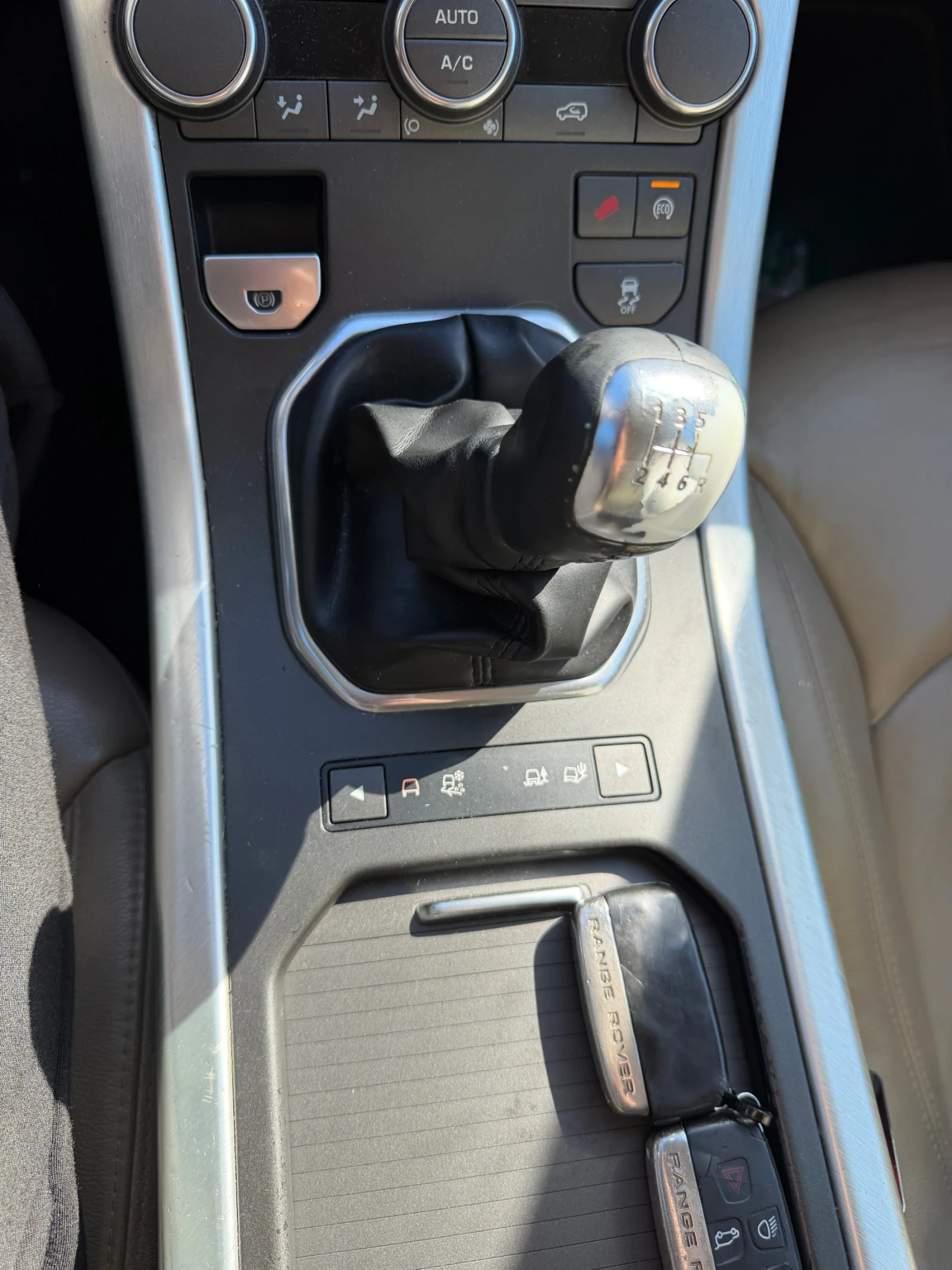 Land Rover Evoque 150cv  4X4, снимка 8 - Автомобили и джипове - 56686260