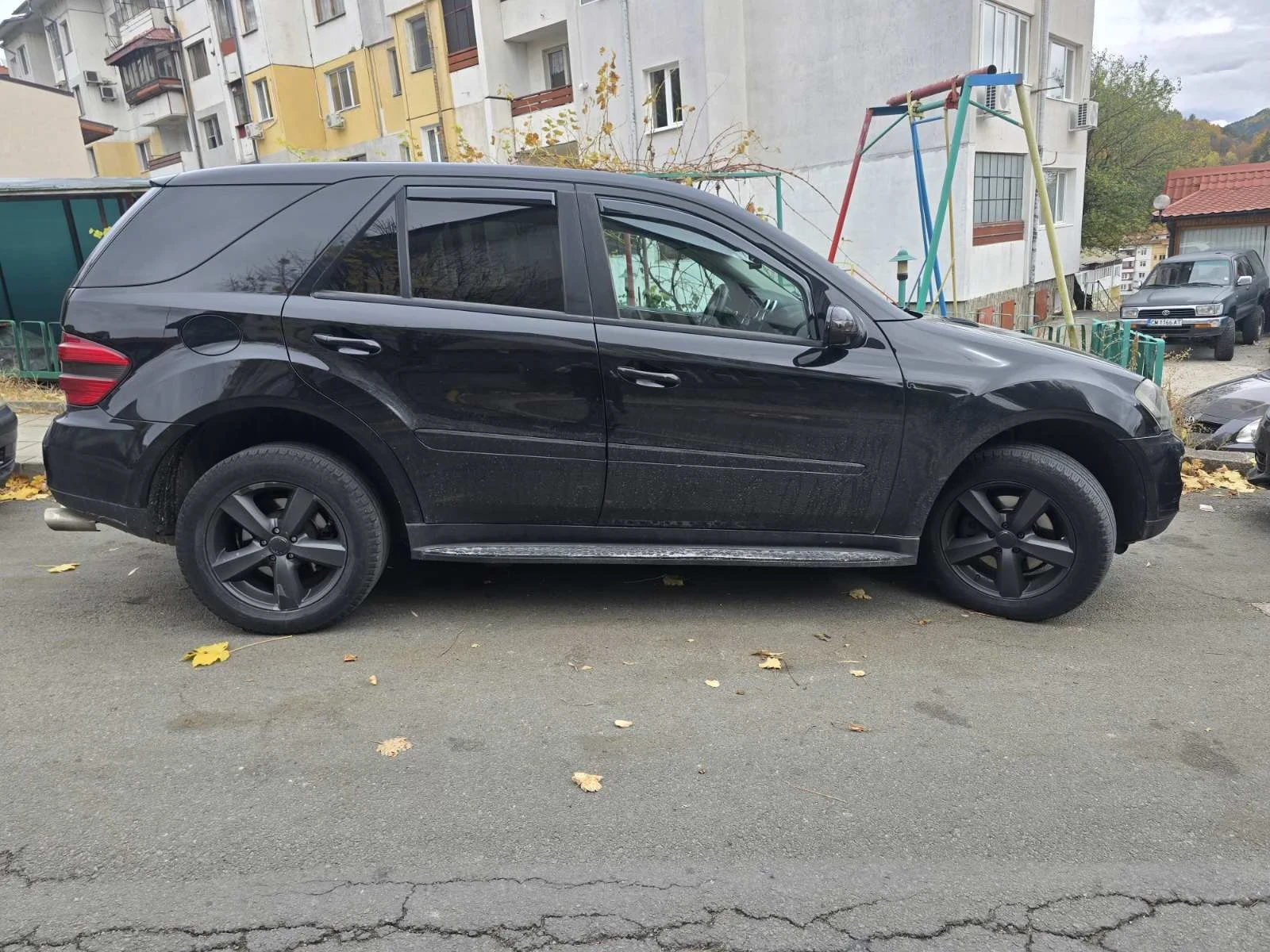 Mercedes-Benz ML 320, снимка 2 - Автомобили и джипове - 56705094