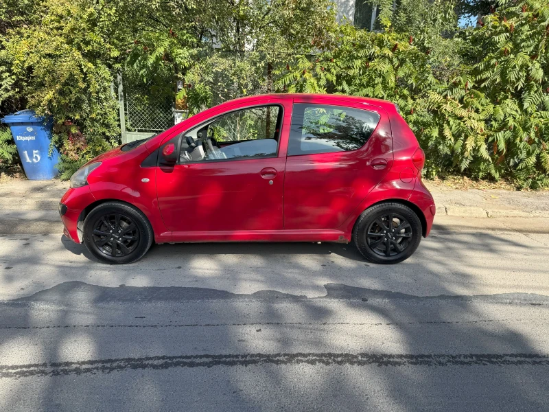 Toyota Aygo, снимка 1 - Автомобили и джипове - 47562329