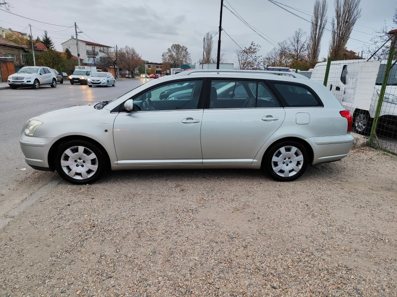 Toyota Avensis 1.8i Германия , снимка 3 - Автомобили и джипове - 47930459