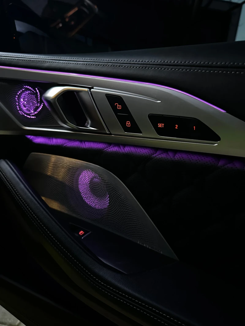 BMW M8 Competition BORN IN M TOWN FULL, снимка 10 - Автомобили и джипове - 52959772