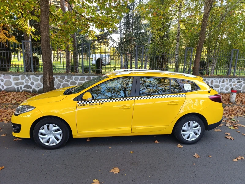 Renault Megane 1.5 DCI, снимка 3 - Автомобили и джипове - 52165571