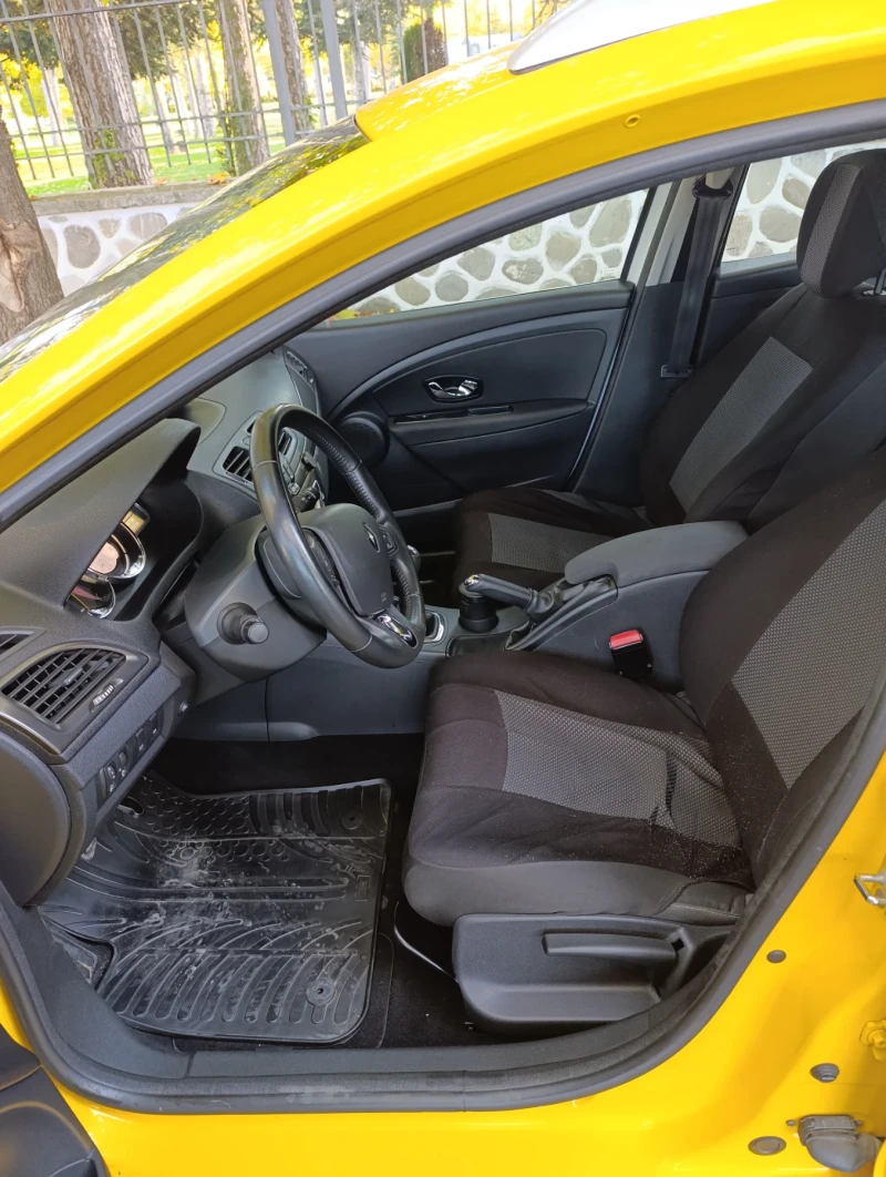 Renault Megane 1.5 DCI, снимка 11 - Автомобили и джипове - 52165571