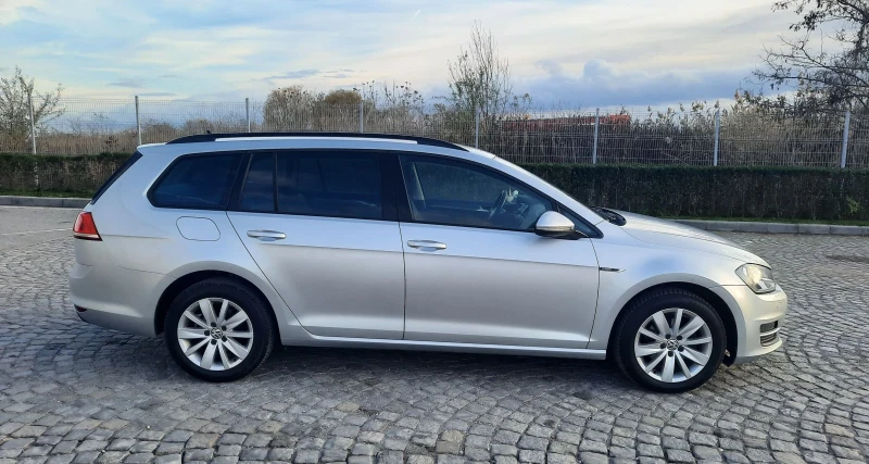 VW Golf EDITION Navi, снимка 4 - Автомобили и джипове - 52554387