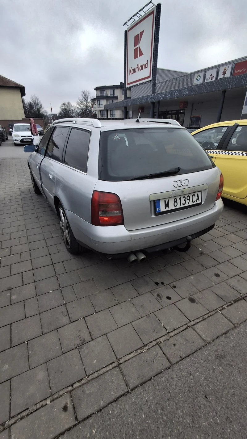 Audi A4 2.4 газ/бензин, снимка 3 - Автомобили и джипове - 52788956