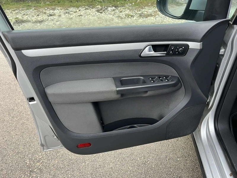 VW Touran 1.6TDI 105кс 6 СКОРОСТИ EURO 5A АВТОПИЛОТ , снимка 7 - Автомобили и джипове - 52886996