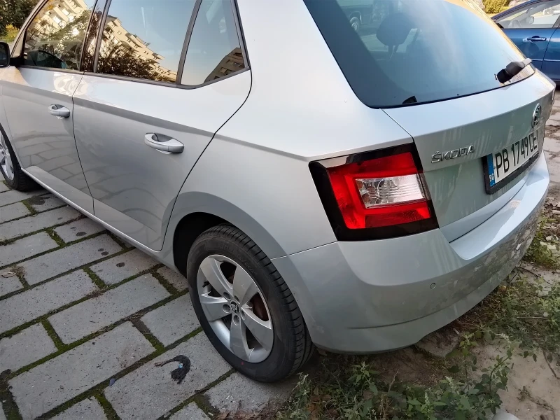 Skoda Fabia 1.4, снимка 4 - Автомобили и джипове - 52996686
