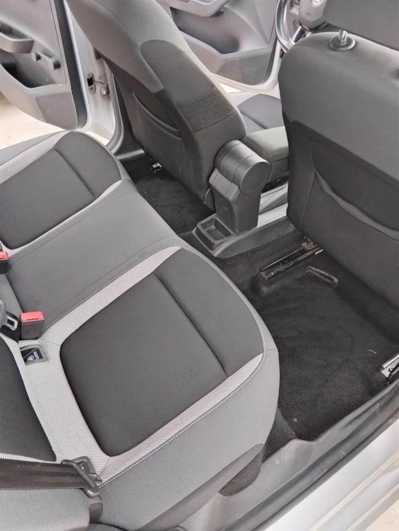 Skoda Fabia 1.4, снимка 12 - Автомобили и джипове - 52996686