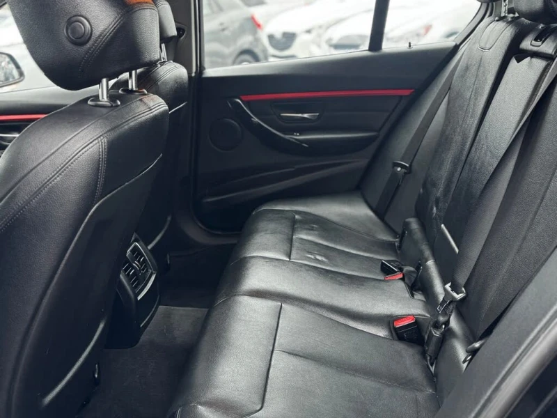 BMW 320 xDrive, снимка 10 - Автомобили и джипове - 53593154